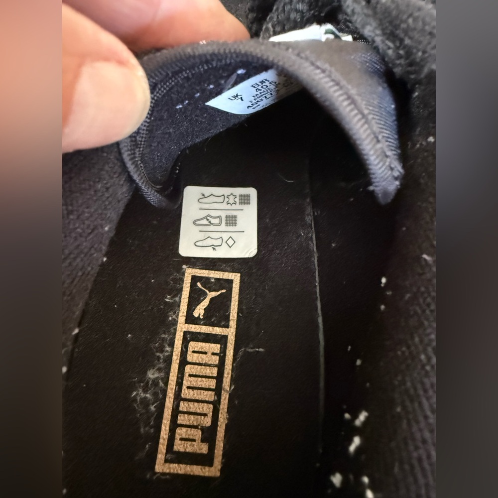 Puma Black and White Easy Rider Sneakers. Size 9.5 lightly worn/ freshly washed - Picture 8 of 9